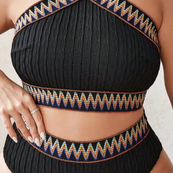 Slaydiva Plus Size Women Leopard & Floral Random Print Criss-Cross Front Halter - Picture 8 of 9